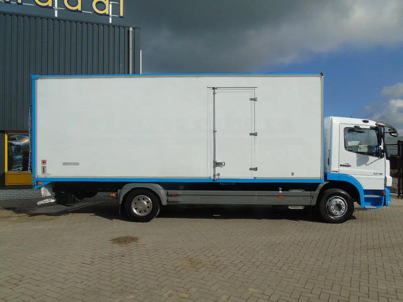 Mercedes-Benz Atego 1218 + euro 5 + lift - Camión caja cerrada: foto 5 Mercedes-Benz Atego 1218 + euro 5 + lift - Camión caja cerrada: foto 5