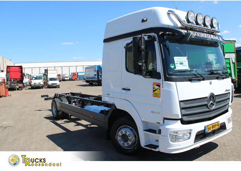 Mercedes-Benz Atego 1224 + euro 6 + 6 CYLINDER - Camión chasis: foto 1 Mercedes-Benz Atego 1224 + euro 6 + 6 CYLINDER - Camión chasis: foto 1