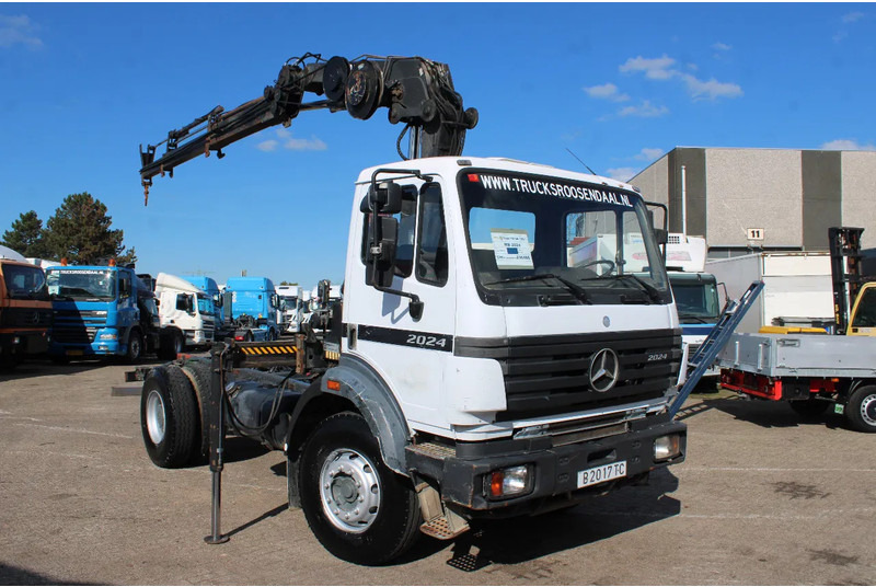 Mercedes-Benz SK 2024 + HIAB 125 + MANUAL - Camión grúa: foto 3 Mercedes-Benz SK 2024 + HIAB 125 + MANUAL - Camión grúa: foto 3