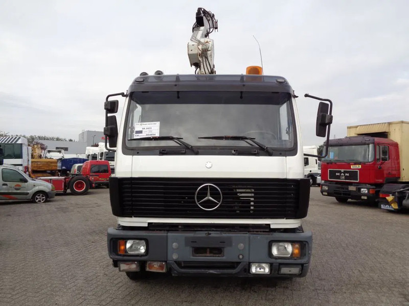 Mercedes-Benz SK 2433 + Semi-Auto + PTO + Serie 14 Crane + 3 pedals - Camión con equipo de cable, Camión grúa: foto 2 Mercedes-Benz SK 2433 + Semi-Auto + PTO + Serie 14 Crane + 3 pedals - Camión con equipo de cable, Camión grúa: foto 2