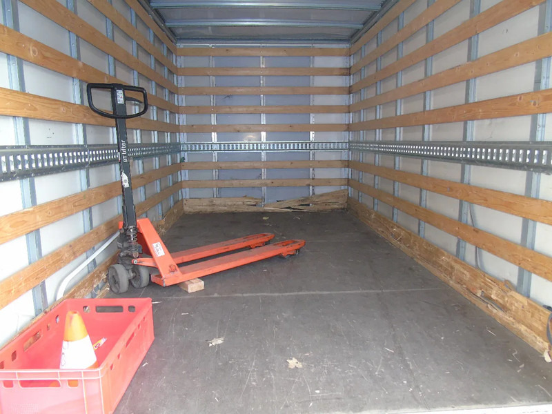 Mercedes-Benz Sprinter 314 + lift - Furgoneta caja cerrada: foto 4 Mercedes-Benz Sprinter 314 + lift - Furgoneta caja cerrada: foto 4