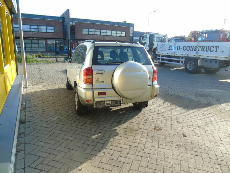 Toyota RAV4 + 4X4 + AUTOMAT + PETROL - SUV/ Todoterreno: foto 5 Toyota RAV4 + 4X4 + AUTOMAT + PETROL - SUV/ Todoterreno: foto 5