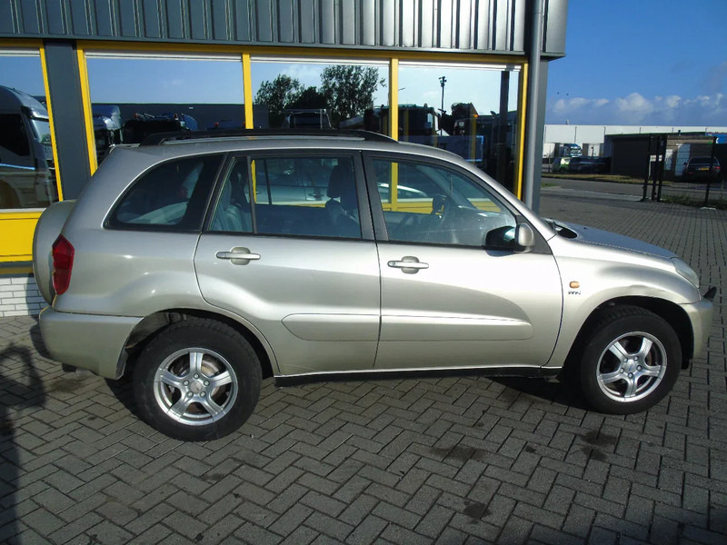Toyota RAV4 + 4X4 + AUTOMAT + PETROL - SUV/ Todoterreno: foto 3 Toyota RAV4 + 4X4 + AUTOMAT + PETROL - SUV/ Todoterreno: foto 3