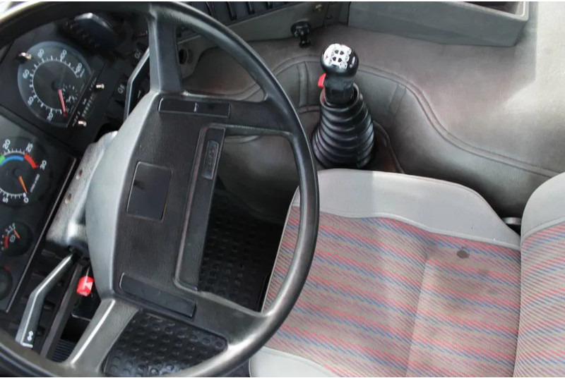 Camión grúa Volvo FL FL10 8X4 + GROMACH 34 mtr. + EURO 2: foto 14