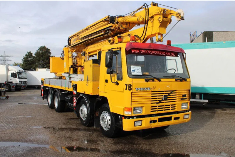 Volvo FL10 8X4 + GROMACH 34 mtr. + EURO 2 - Camión grúa: foto 4 Volvo FL10 8X4 + GROMACH 34 mtr. + EURO 2 - Camión grúa: foto 4