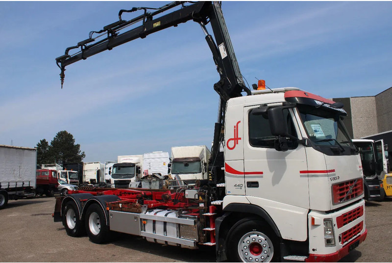 Volvo FM 12.440 +6X4+ HIAB 166E3 PRO + EURO 5 + MANUAL - Camión con equipo de cable, Camión grúa: foto 2 Volvo FM 12.440 +6X4+ HIAB 166E3 PRO + EURO 5 + MANUAL - Camión con equipo de cable, Camión grúa: foto 2