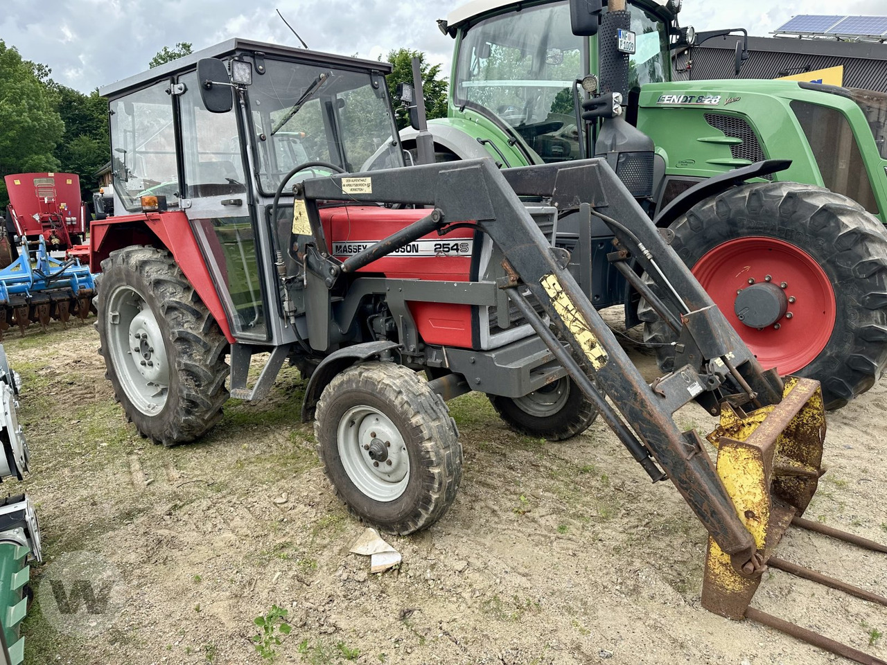 Massey Ferguson 254S - Tractor: foto 1 Massey Ferguson 254S - Tractor: foto 1