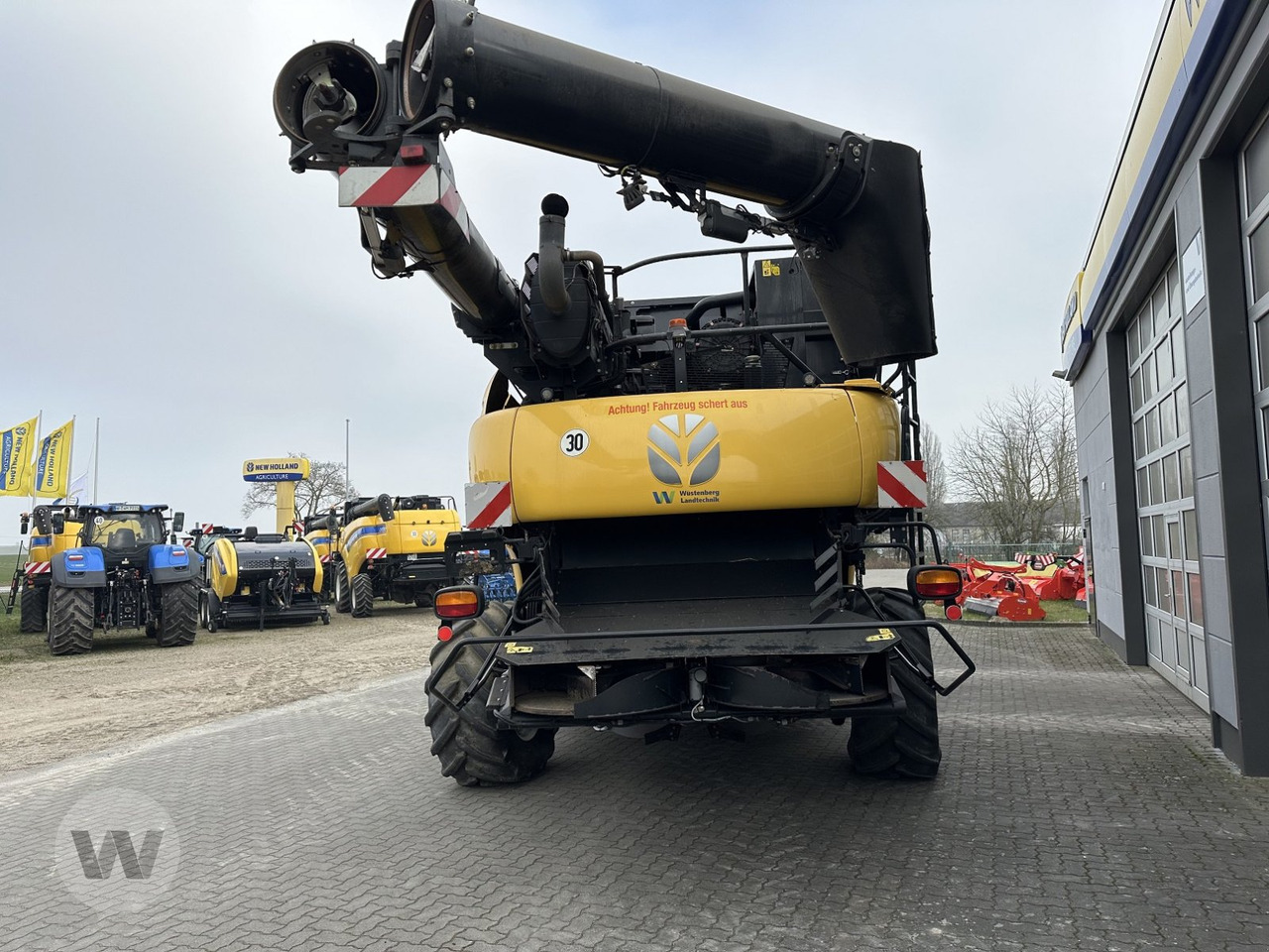 New Holland CR 10.90 - Cosechadora de granos: foto 2 New Holland CR 10.90 - Cosechadora de granos: foto 2