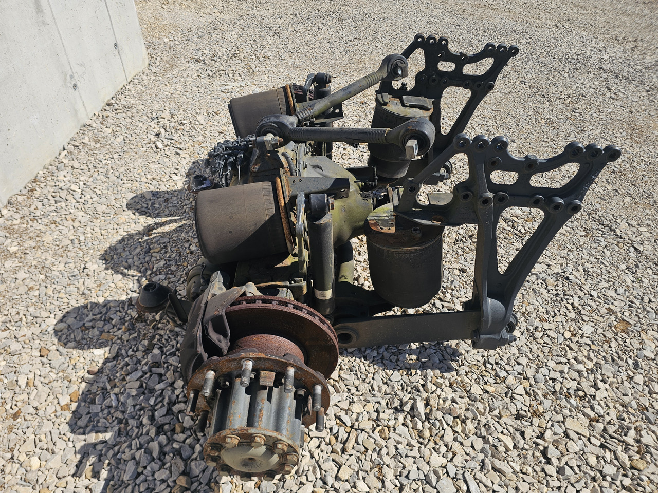 MERCEDES-BENZ ACTROS MP4 / COMPLETE REAR AXLE / R440 /RATIO: 2.733 - Eje posterior: foto 2 MERCEDES-BENZ ACTROS MP4 / COMPLETE REAR AXLE / R440 /RATIO: 2.733 - Eje posterior: foto 2