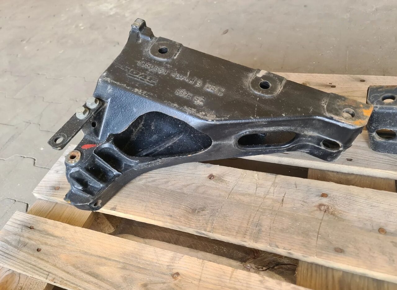 Mocowanie wspornik kabiny wywrotu lewa prawa 1850654 1850655 DAF XF 106 truck - Suspensión para Camión: foto 3 Mocowanie wspornik kabiny wywrotu lewa prawa 1850654 1850655 DAF XF 106 truck - Suspensión para Camión: foto 3
