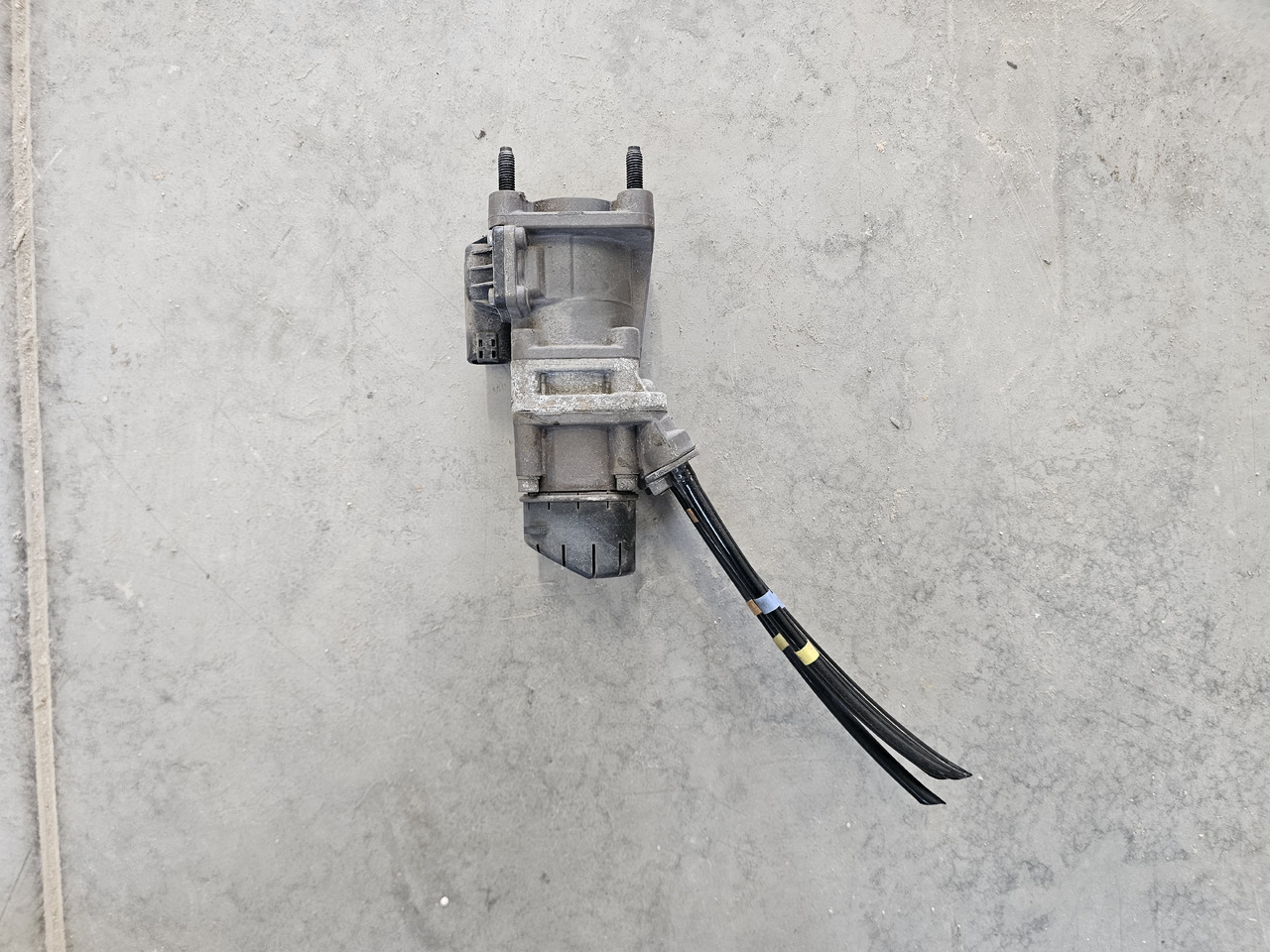 RENAULT MAGNUM PREMIUM DXI / BRAKE VALVE / K040158 21390589 - Válvula de freno: foto 2 RENAULT MAGNUM PREMIUM DXI / BRAKE VALVE / K040158 21390589 - Válvula de freno: foto 2