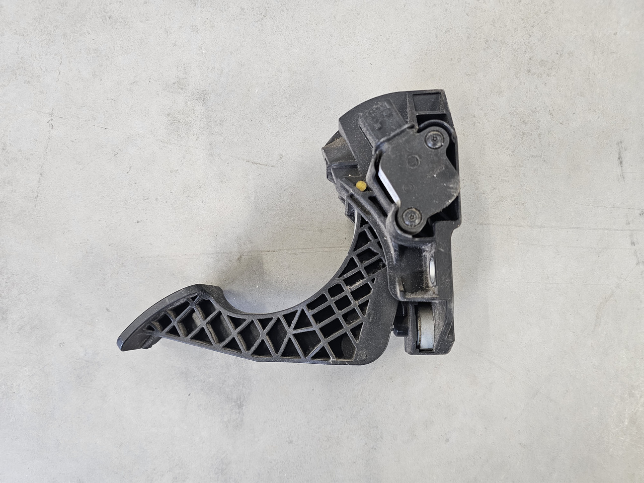 RENAULT RANGE T / ACCELERATE PEDAL / 7484541219 - Pedal: foto 2 RENAULT RANGE T / ACCELERATE PEDAL / 7484541219 - Pedal: foto 2