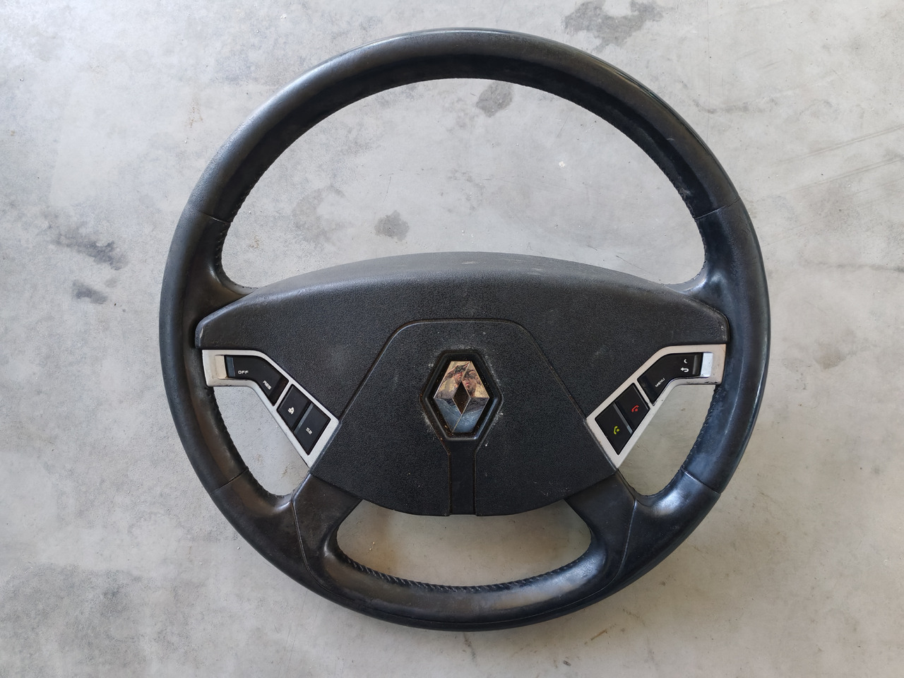 RENAULT RANGE T / STEERING WHEEL / 7484519945 - Volante: foto 1 RENAULT RANGE T / STEERING WHEEL / 7484519945 - Volante: foto 1
