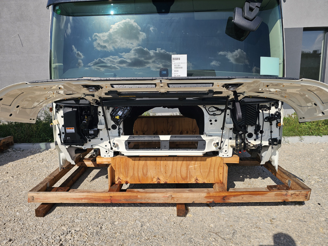 Cabina nuevo VOLVO FM5 FMX LOW DAY CAB / FULLY COMPLETE / BRAND NEW: foto 12 Cabina nuevo VOLVO FM5 FMX LOW DAY CAB / FULLY COMPLETE / BRAND NEW: foto 12