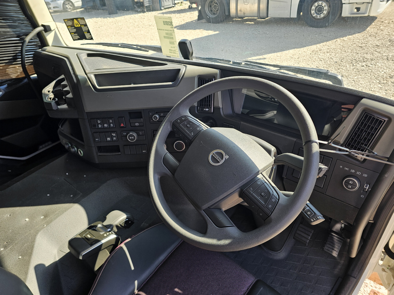 Cabina nuevo VOLVO FM5 FMX LOW DAY CAB / FULLY COMPLETE / BRAND NEW: foto 11 Cabina nuevo VOLVO FM5 FMX LOW DAY CAB / FULLY COMPLETE / BRAND NEW: foto 11