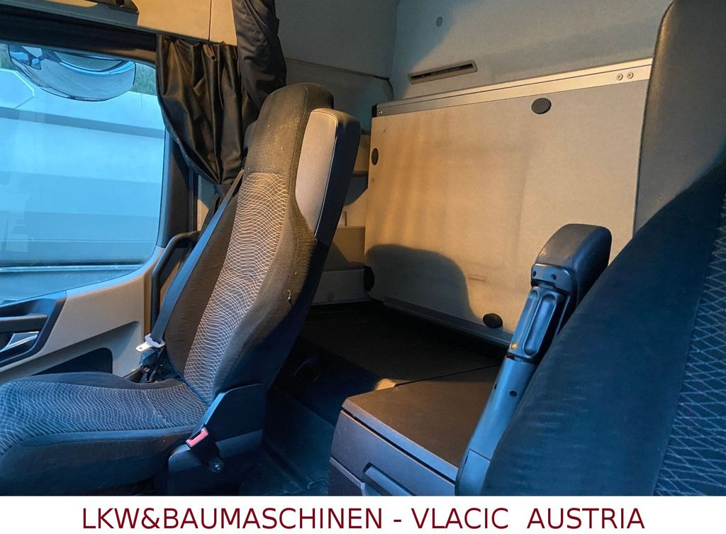 Mercedes-Benz Actros 1840 ADR ( 30 Stk ). 16 -18 Baujahr ) Mercedes-Benz Actros 1840 ADR ( 23 Stk ). 16 -18 Baujahr ) - Cabeza tractora: foto 5 Mercedes-Benz Actros 1840 ADR ( 30 Stk ). 16 -18 Baujahr ) Mercedes-Benz Actros 1840 ADR ( 23 Stk ). 16 -18 Baujahr ) - Cabeza tractora: foto 5