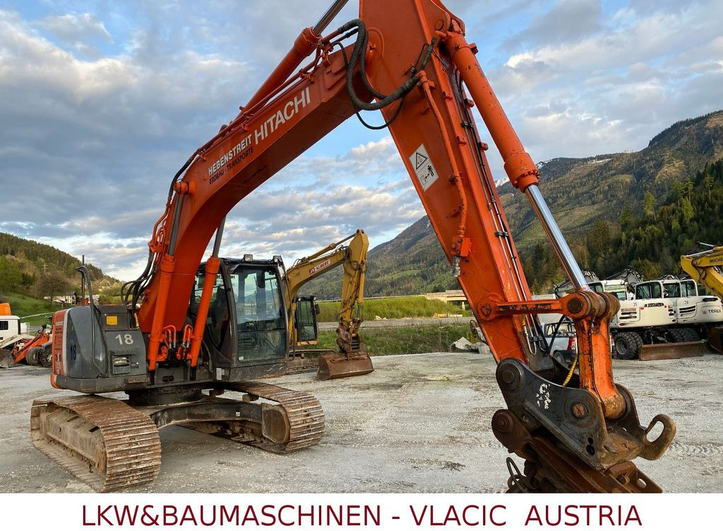 Hitachi ZX 225 USLC-3 - Excavadora de cadenas: foto 1 Hitachi ZX 225 USLC-3 - Excavadora de cadenas: foto 1