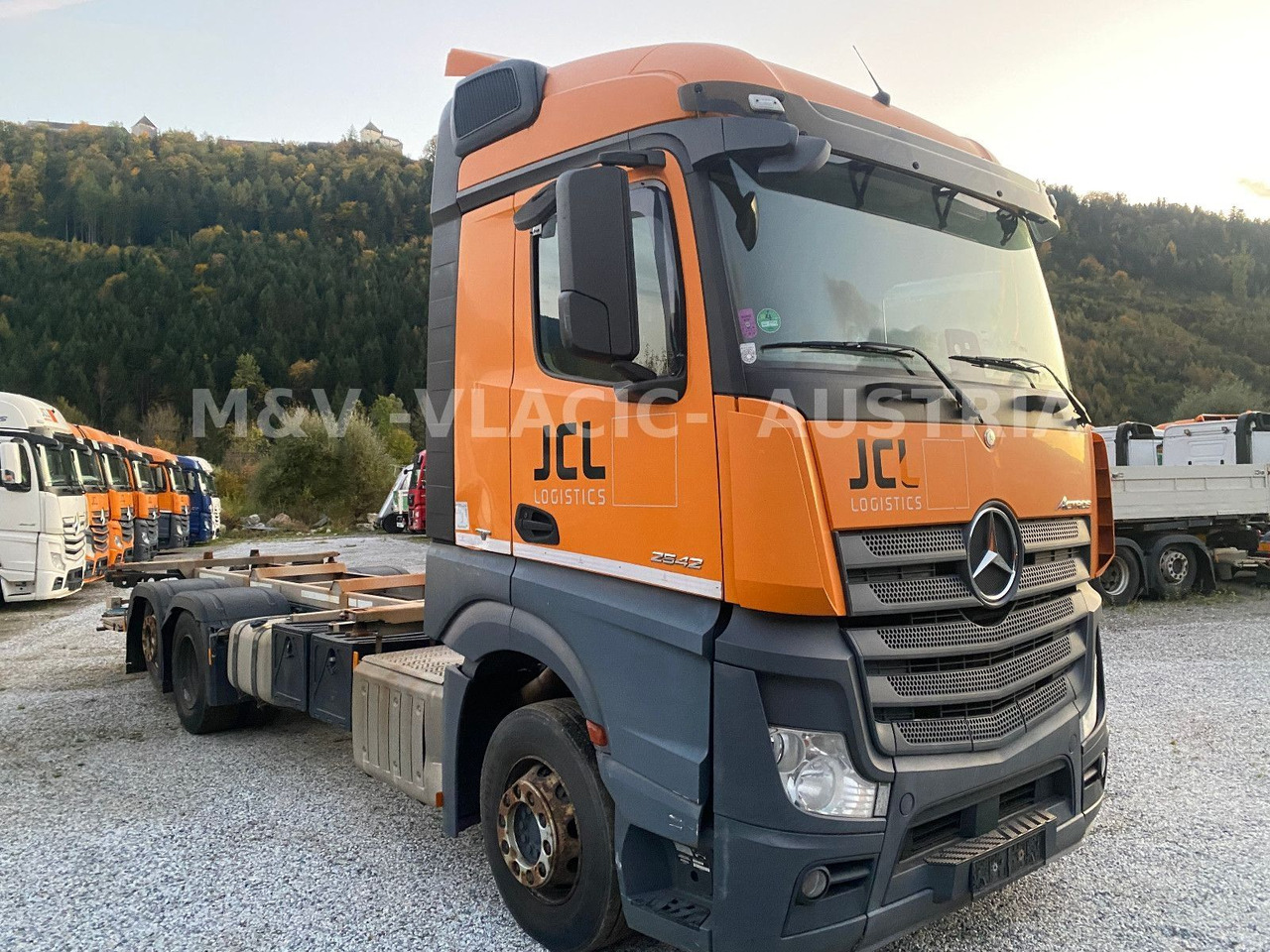 Mercedes-Benz 2542 - Camión portacontenedore/ Intercambiable: foto 1 Mercedes-Benz 2542 - Camión portacontenedore/ Intercambiable: foto 1