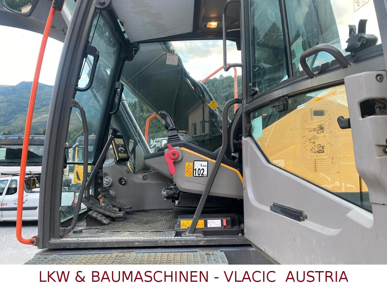 Excavadora de cadenas Volvo EC 220 EL: foto 6
