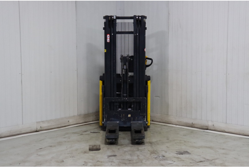 Komatsu CNI 14 - Apilador: foto 3 Komatsu CNI 14 - Apilador: foto 3