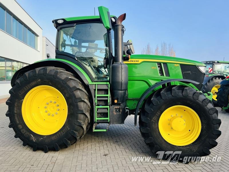 John Deere 6R 250 - Tractor: foto 4 John Deere 6R 250 - Tractor: foto 4