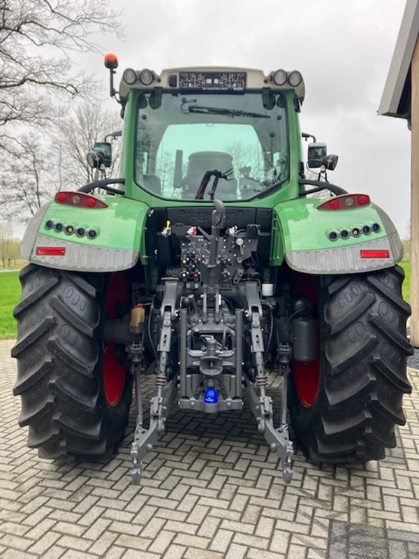 FENDT 724 profi plus - Tractor: foto 3 FENDT 724 profi plus - Tractor: foto 3