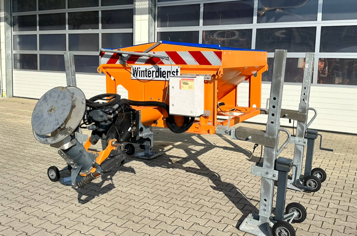 Unimog Salzstreuer KüpperWeisser IMSSN J15012 H - Esparcidor de sal: foto 1 Unimog Salzstreuer KüpperWeisser IMSSN J15012 H - Esparcidor de sal: foto 1