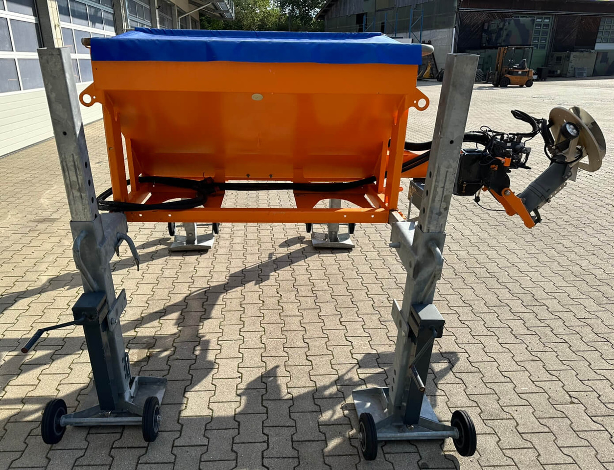 Unimog Salzstreuer KüpperWeisser IMSSN J15012 H - Esparcidor de sal: foto 4 Unimog Salzstreuer KüpperWeisser IMSSN J15012 H - Esparcidor de sal: foto 4