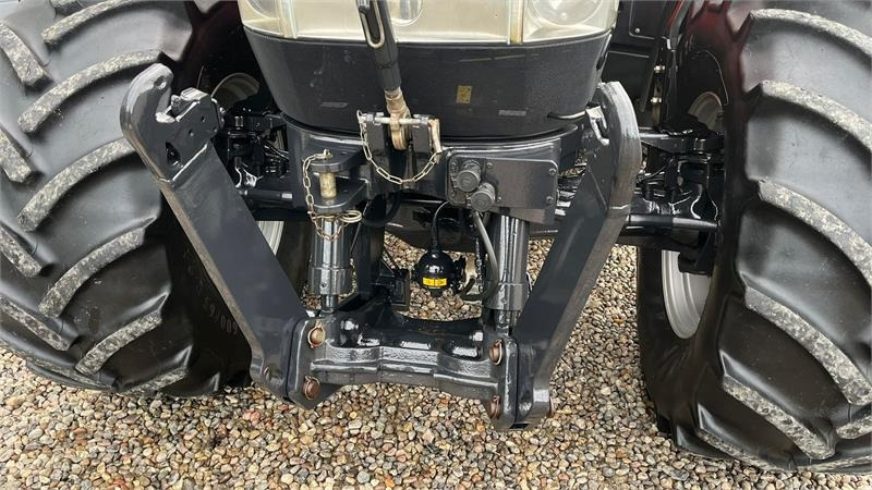 Case IH PUMA 185 CVX Med frontlift RED Model - Tractor: foto 4 Case IH PUMA 185 CVX Med frontlift RED Model - Tractor: foto 4