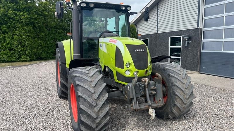 Tractor Claas Arion 630C Med frontlift: foto 19