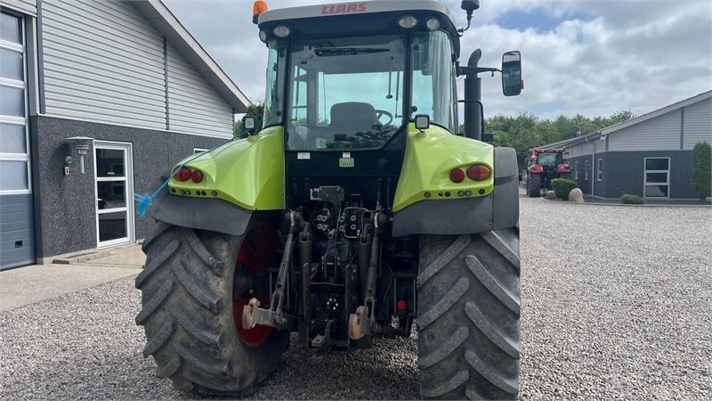 Tractor Claas Arion 630C Med frontlift: foto 16