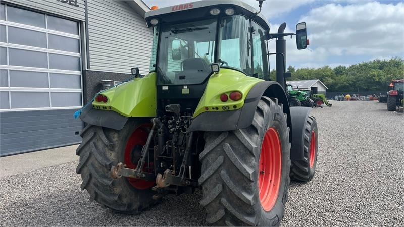 Tractor Claas Arion 630C Med frontlift: foto 15