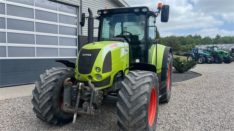 Tractor Claas Arion 630C Med frontlift: foto 9