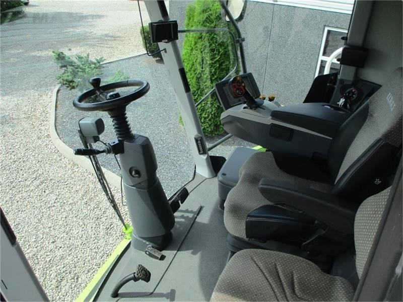 Claas LEXION 750 Gårdmaskine med V900 skærebord. - Cosechadora de granos: foto 4 Claas LEXION 750 Gårdmaskine med V900 skærebord. - Cosechadora de granos: foto 4