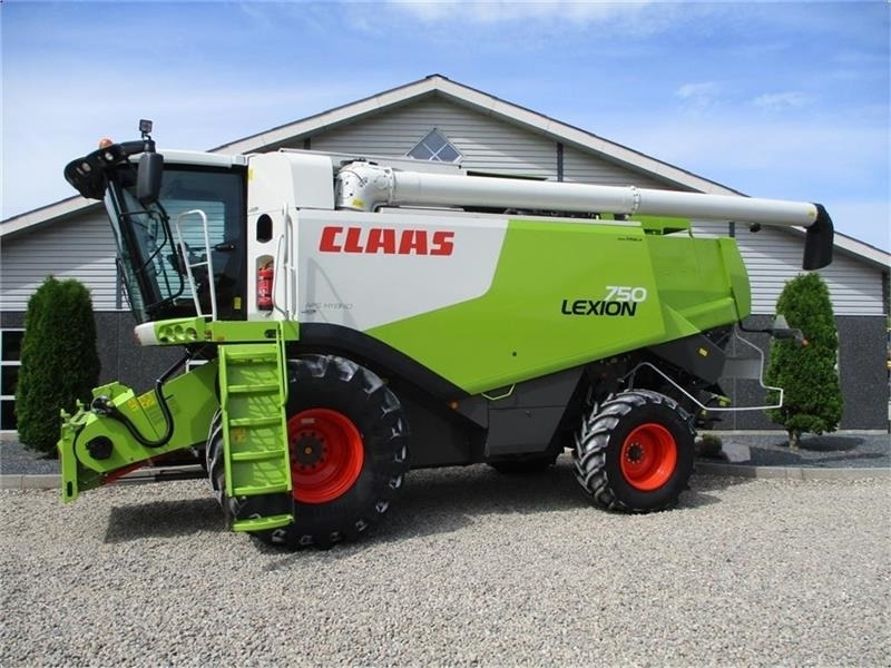 Claas LEXION 750 Gårdmaskine med V900 skærebord. - Cosechadora de granos: foto 1 Claas LEXION 750 Gårdmaskine med V900 skærebord. - Cosechadora de granos: foto 1