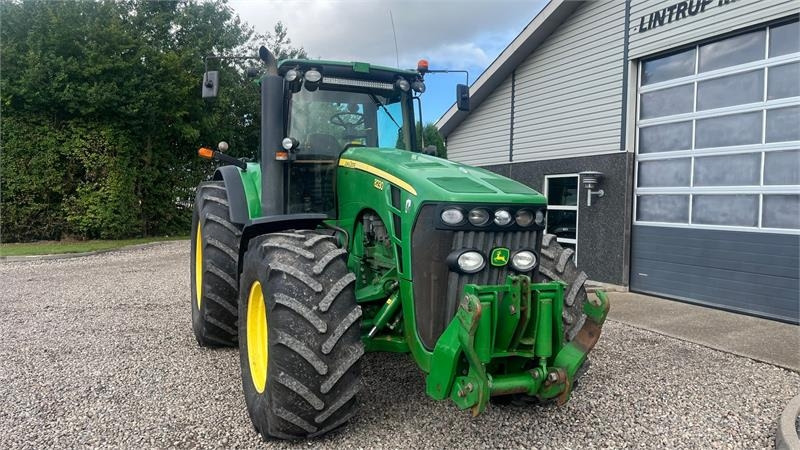 Tractor John Deere 8230 Med frontlift: foto 18