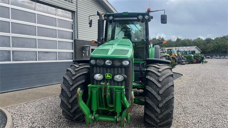 Tractor John Deere 8230 Med frontlift: foto 10