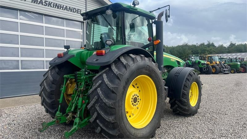 Tractor John Deere 8230 Med frontlift: foto 14