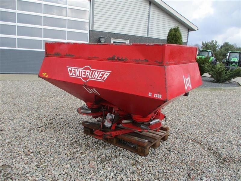 Lely Centerline CL 2400 Med hydraulisk tilt til kantspr - Esparcidor de fertilizantes: foto 2 Lely Centerline CL 2400 Med hydraulisk tilt til kantspr - Esparcidor de fertilizantes: foto 2