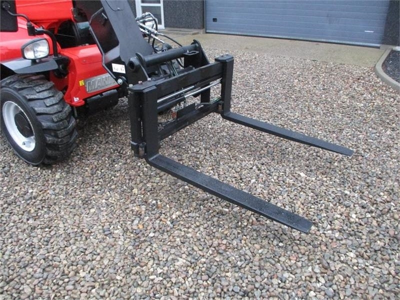 Manipulador telescópico Manitou MT625H Comfort Dansk maskine, med hydrauliske pall: foto 12