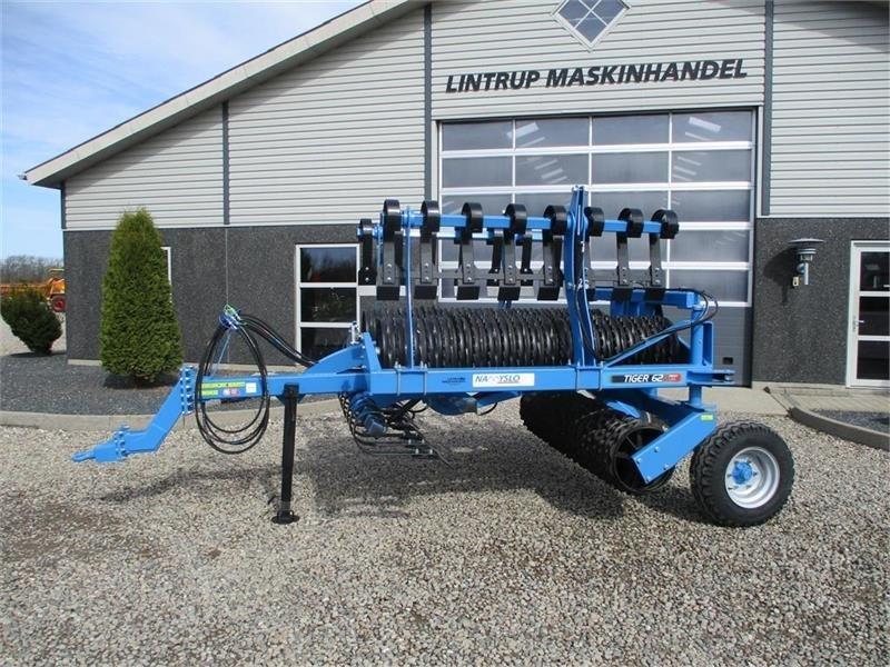 Namyslo Tiger 620 med hydraulisk lammelplanke / plannerpla - Rodillo agrícola: foto 2 Namyslo Tiger 620 med hydraulisk lammelplanke / plannerpla - Rodillo agrícola: foto 2