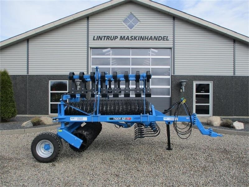 Namyslo Tiger 620 med hydraulisk lammelplanke / plannerpla - Rodillo agrícola: foto 1 Namyslo Tiger 620 med hydraulisk lammelplanke / plannerpla - Rodillo agrícola: foto 1