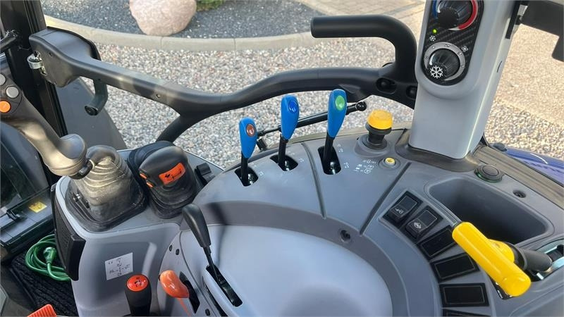 New Holland T5.100 Blue Power udstyrs model, med brede hjul, f - Tractor: foto 5 New Holland T5.100 Blue Power udstyrs model, med brede hjul, f - Tractor: foto 5