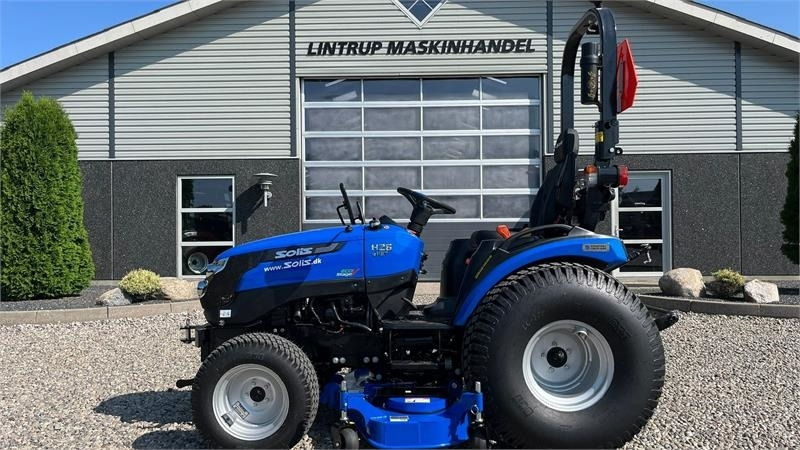 Solis 26 HST Hydrostat Turf hjul og klipperbord  - Tractor municipal: foto 1 Solis 26 HST Hydrostat Turf hjul og klipperbord  - Tractor municipal: foto 1