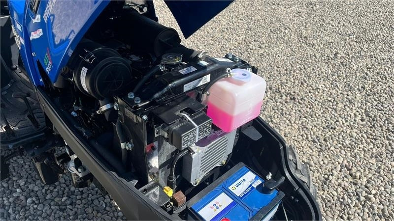 Tractor Solis H26 HST Hydrostat med Traktor dæk: foto 9 Tractor Solis H26 HST Hydrostat med Traktor dæk: foto 9