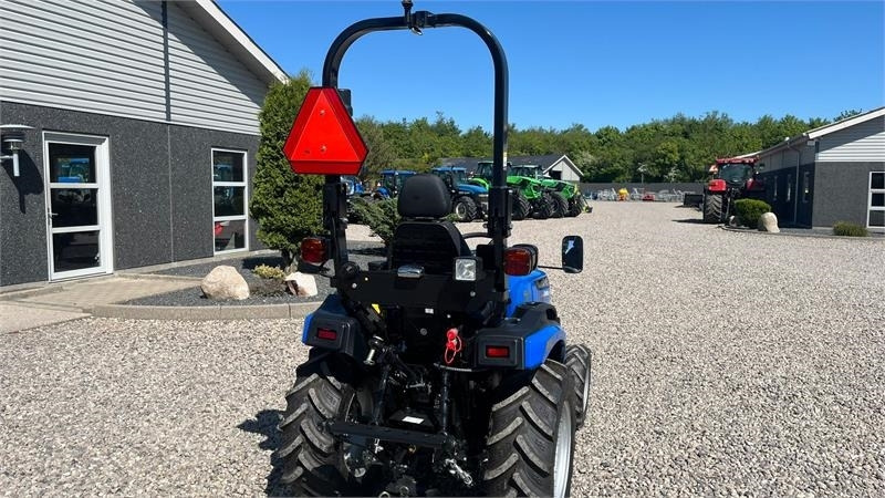 Tractor Solis H26 HST Hydrostat med Traktor dæk: foto 17 Tractor Solis H26 HST Hydrostat med Traktor dæk: foto 17