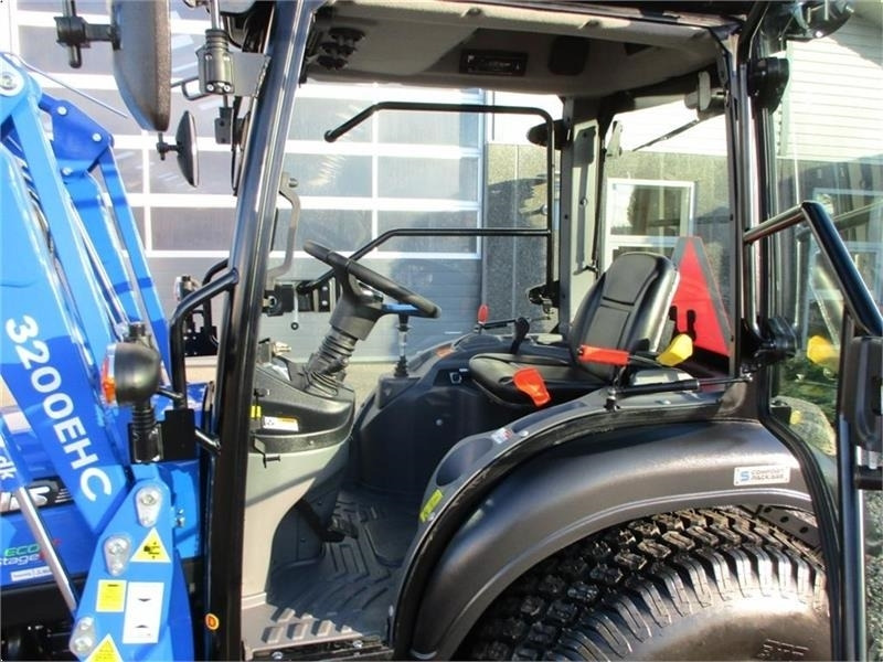 Tractor municipal Solis H26 HST Med kabine, turf hjul og frontlæsser.: foto 12