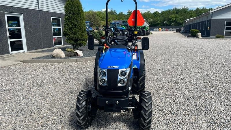 Tractor municipal Solis S26 6+2 Gearmaskine med Servostyring og brede trak: foto 15
