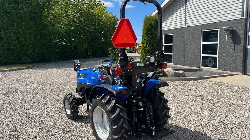 Tractor municipal Solis S26 6+2 Gearmaskine med Servostyring og brede trak: foto 17