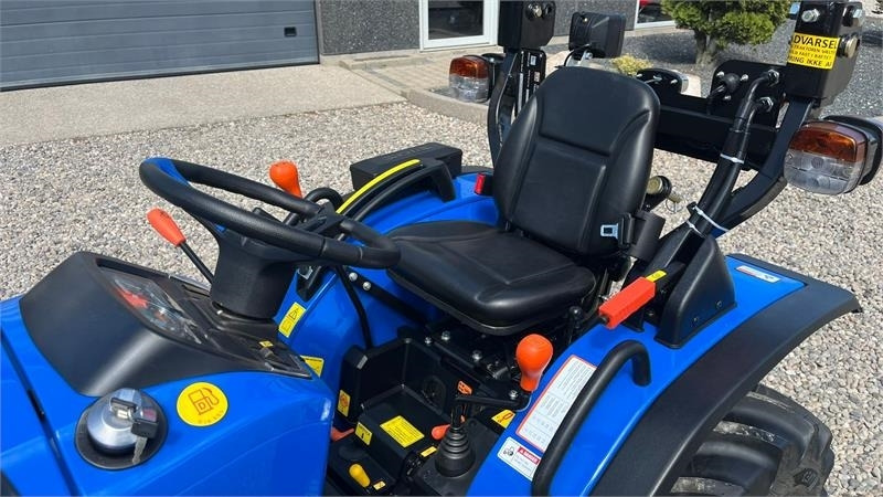 Tractor municipal Solis S26 6+2 Gearmaskine med Servostyring og brede trak: foto 6